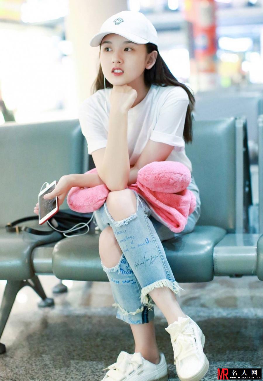 人气小花宋祖儿曝光私服照 简直太赞了(1)