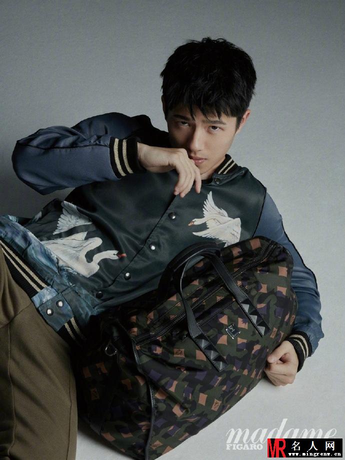 刘昊然黑白款写真 展现小男人别样魅力(1)