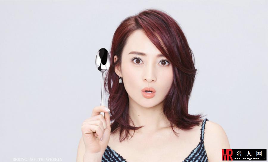蒋勤勤一个勺子时尚大片 表情鬼马搞笑(1)