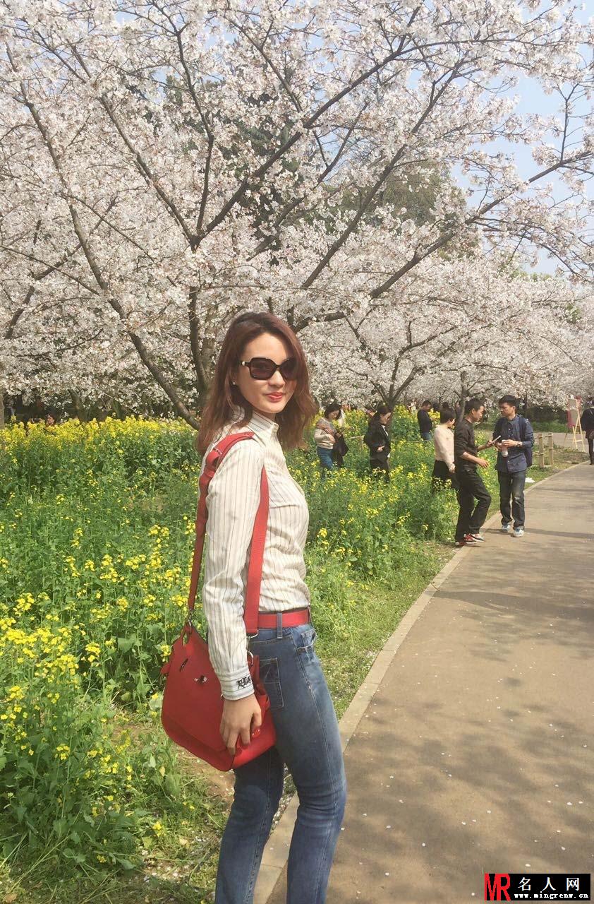 央视主持人刘芳菲 曾被封央视内部台花(1)