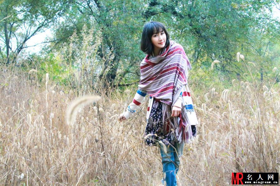 宋思嘉户外写真 清新自然文艺气息十足(1)