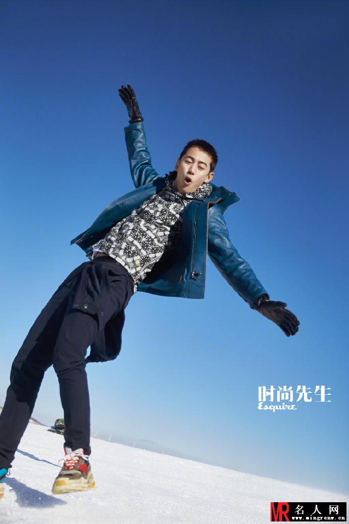 纪凌尘最新写真曝光 冰雪地里显逆天长腿(1)