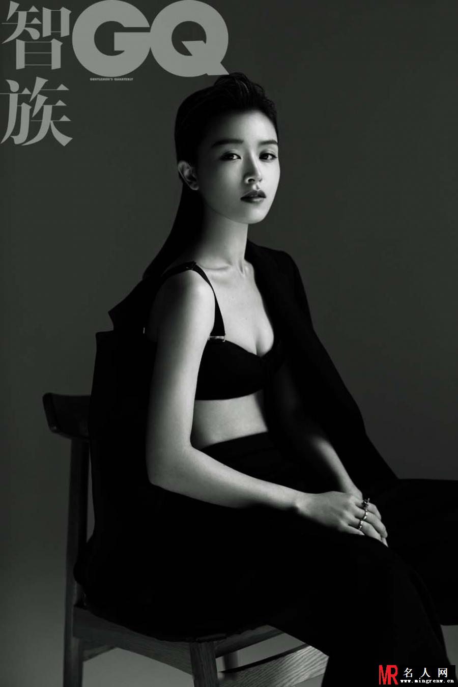 文咏珊性感写真 表情冷艳女人味十足(1)