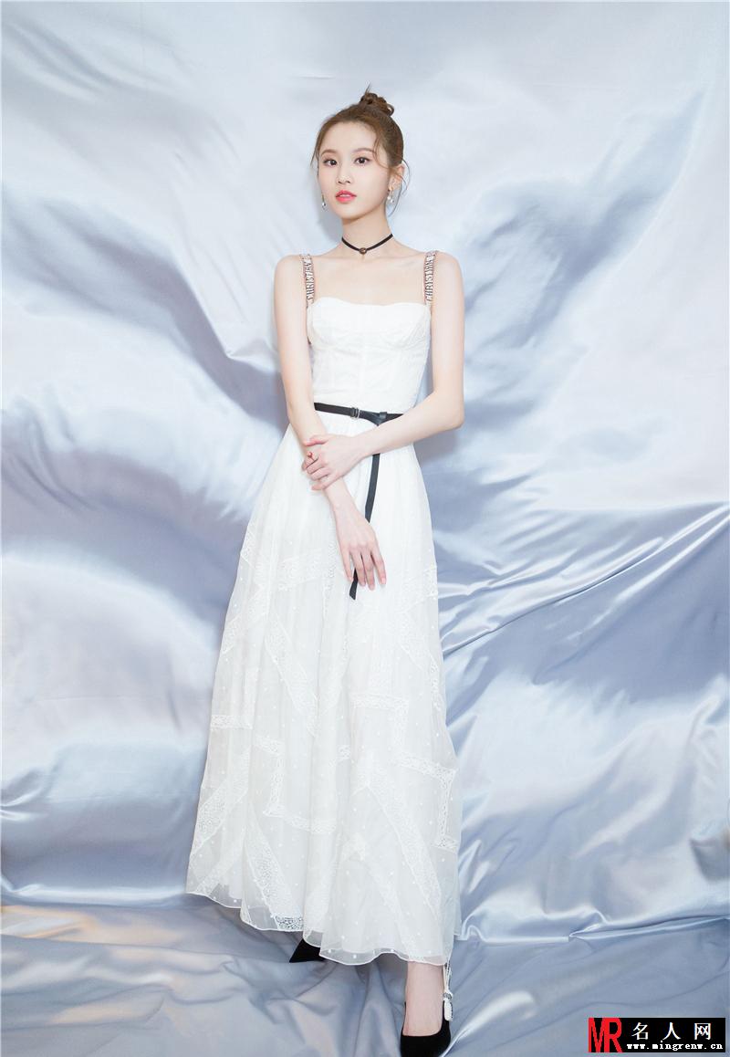 张慧雯白天鹅造型全新蜕变 甜美可爱少女MAX十足(1)