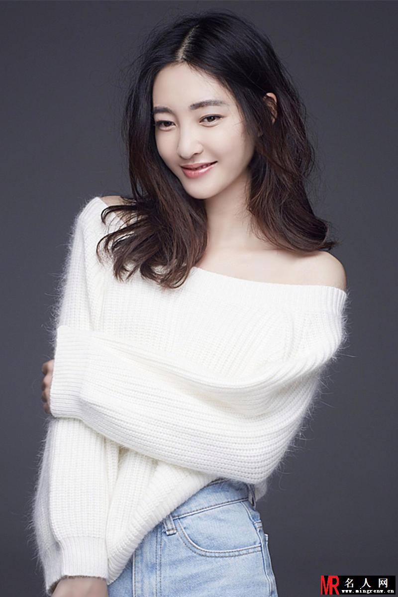 王丽坤冬日写真 清新女神变身性感妖精(1)