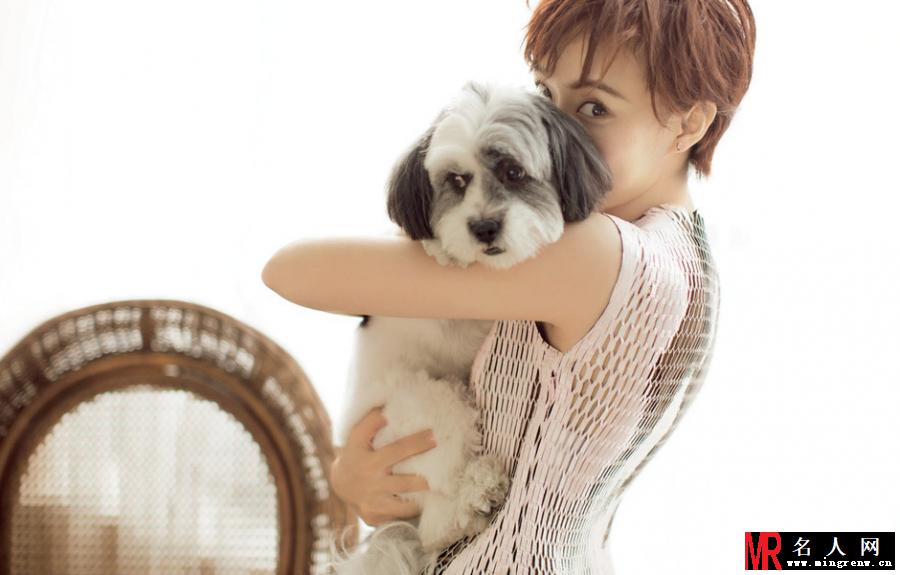 孙俪与爱犬登封面(1)