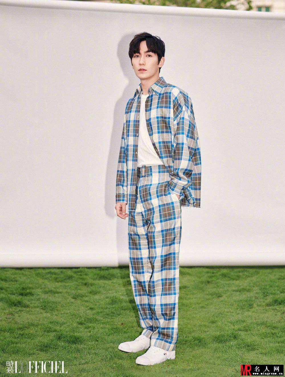 朱一龙登录《时装 L’OFFICIEL》6月刊封面大片，不疾不徐迎风而行(1)
