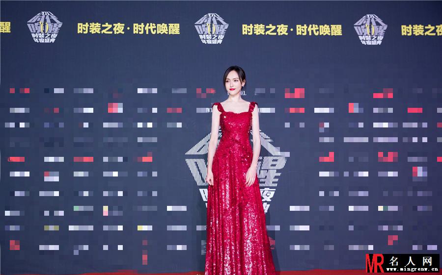 唐嫣红裙造型登场美艳动人 高人气尽显(1)