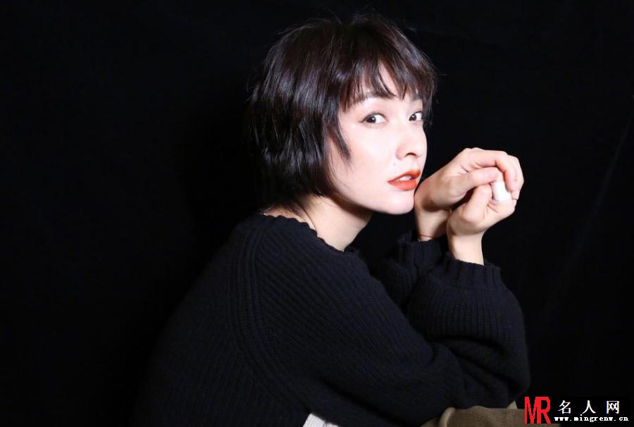吴昕晒九宫格活动照 花美人更美(1)