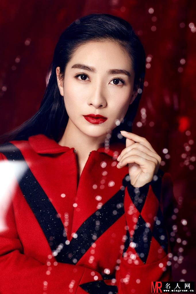 陶昕然新春写真 冷艳娇娃气场胜女王(1)