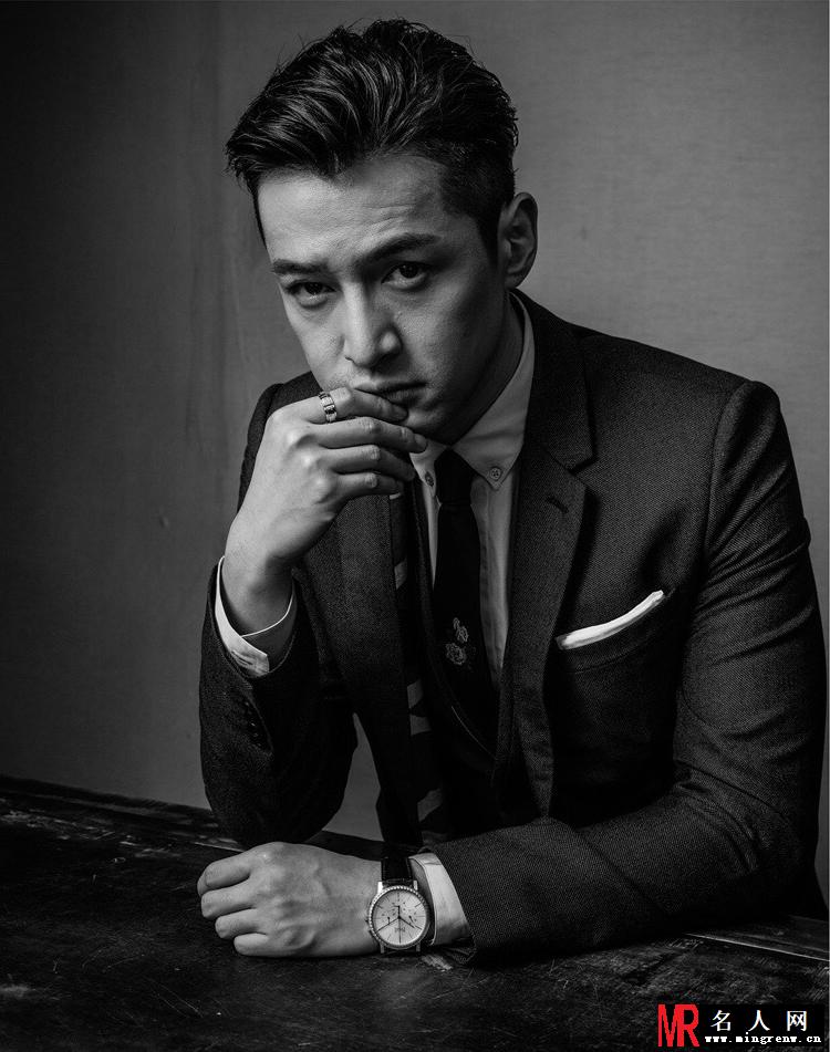 胡歌杂志大片 举手投足尽显成熟睿智(1)