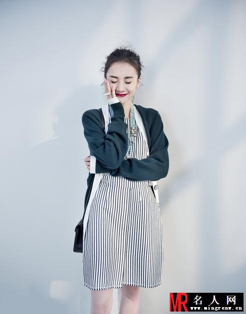 章龄之霸道总裁写真 青春妩媚两不误(1)
