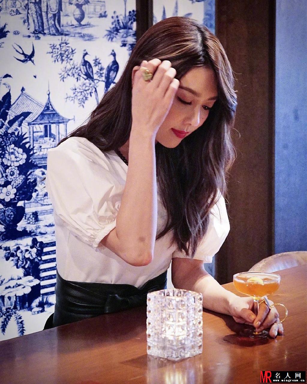 薛凯琪知性迷人写真图片 简直就是温柔甜美的小仙女(1)