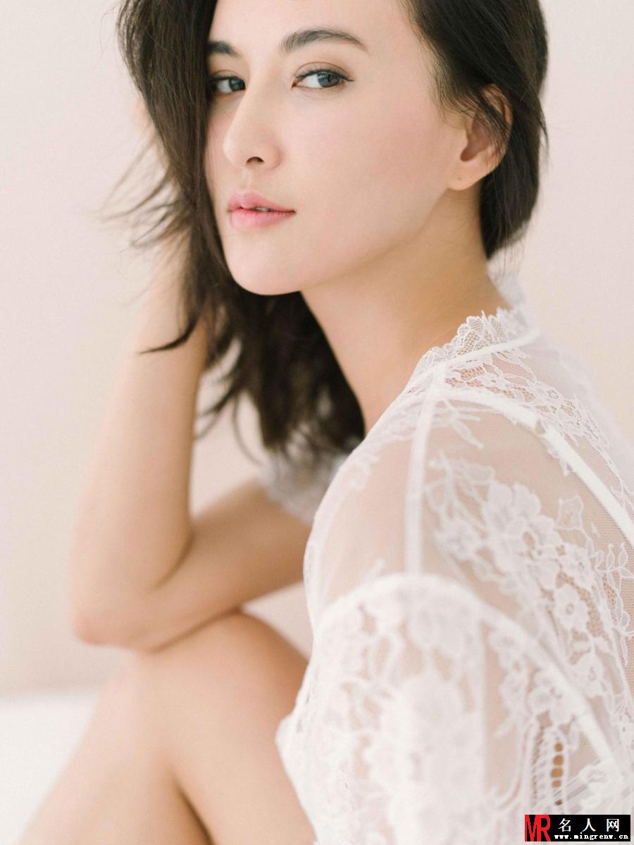 莫小棋最新夏日写真 慵懒随性呈现熟女魅力(1)