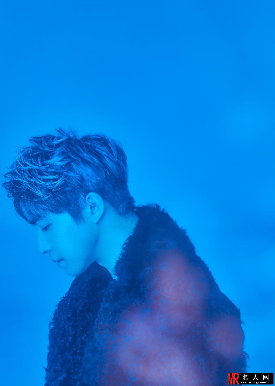 俞灏明生日曝性感写真 “蓝瘦”展忧郁魅力(1)