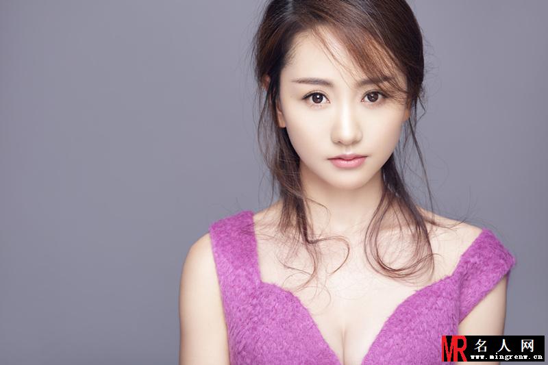 杨蓉粉紫清凉写真曝光 无辜脸犯罪胸反差萌(1)