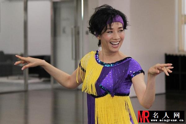 男人如衣服余春天剧照(1)