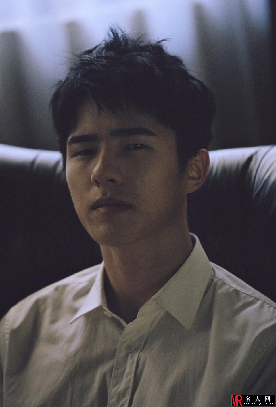 刘昊然质感写真曝光 见风少年越简单越迷人(1)