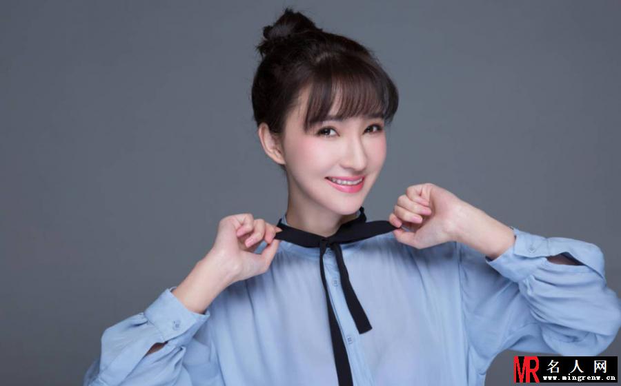 卢莹写真曝光 青春十足娇俏可爱(1)