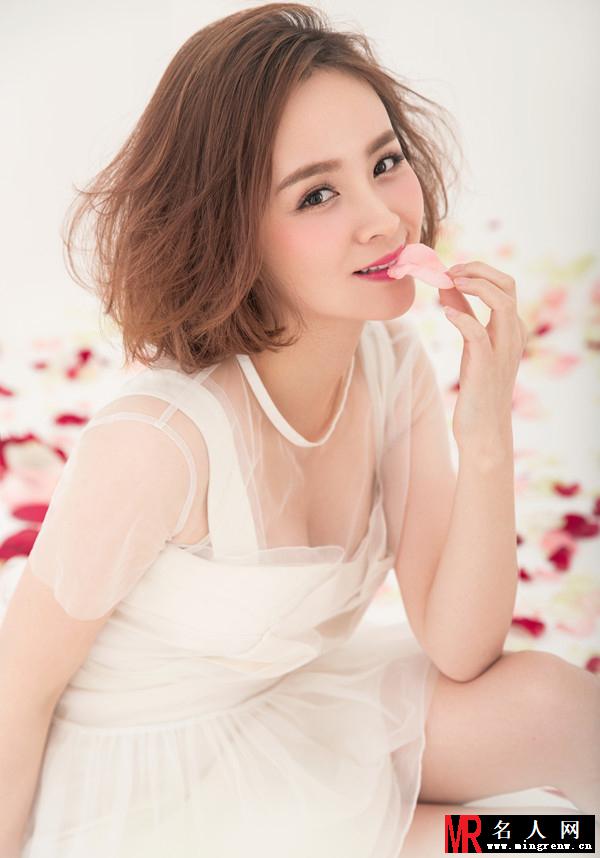 邓莎情人节写真：俏皮可爱(1)