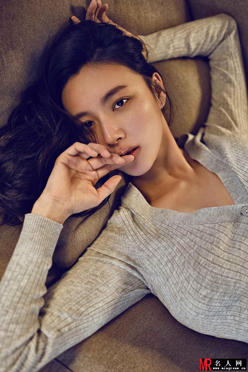 陈雅婷素颜出镜 逆天长腿性感撩人(1)