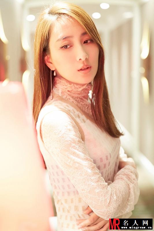 马苏优雅写真 妩媚动人女人味十足(1)