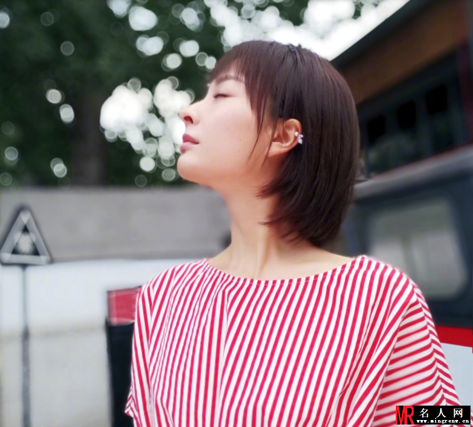 吴昕晒美照,笑容温暖似邻家女孩(1)