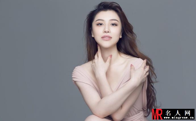 刘翔前妻葛天火辣写真 低胸深V十分性感(1)