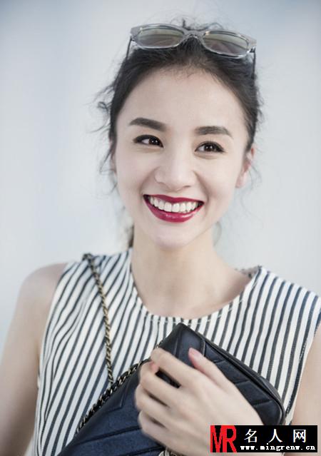 章龄之霸道总裁写真 青春妩媚两不误(1)