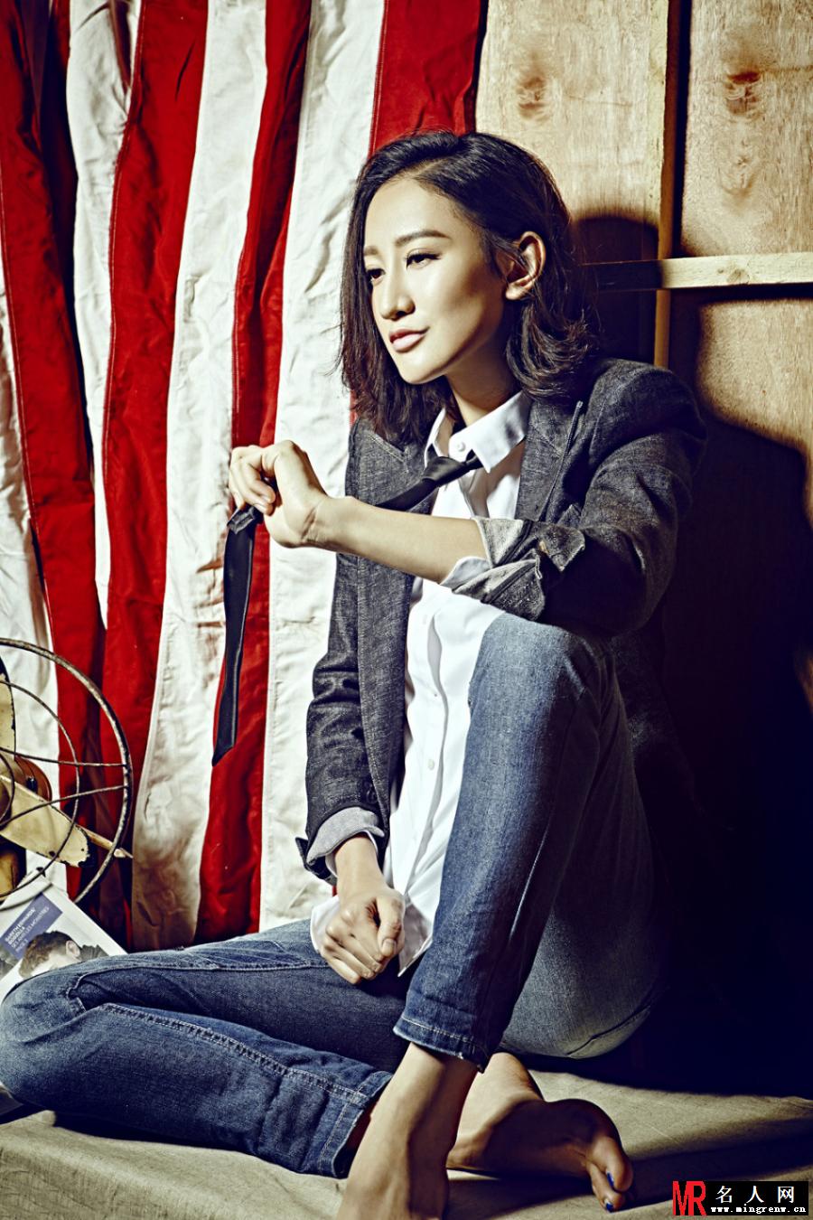 曾泳醍帅气写真 玩转干练中性风格(1)