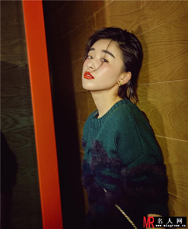 阚清子曝新写真 酷帅短发引领潮流(1)