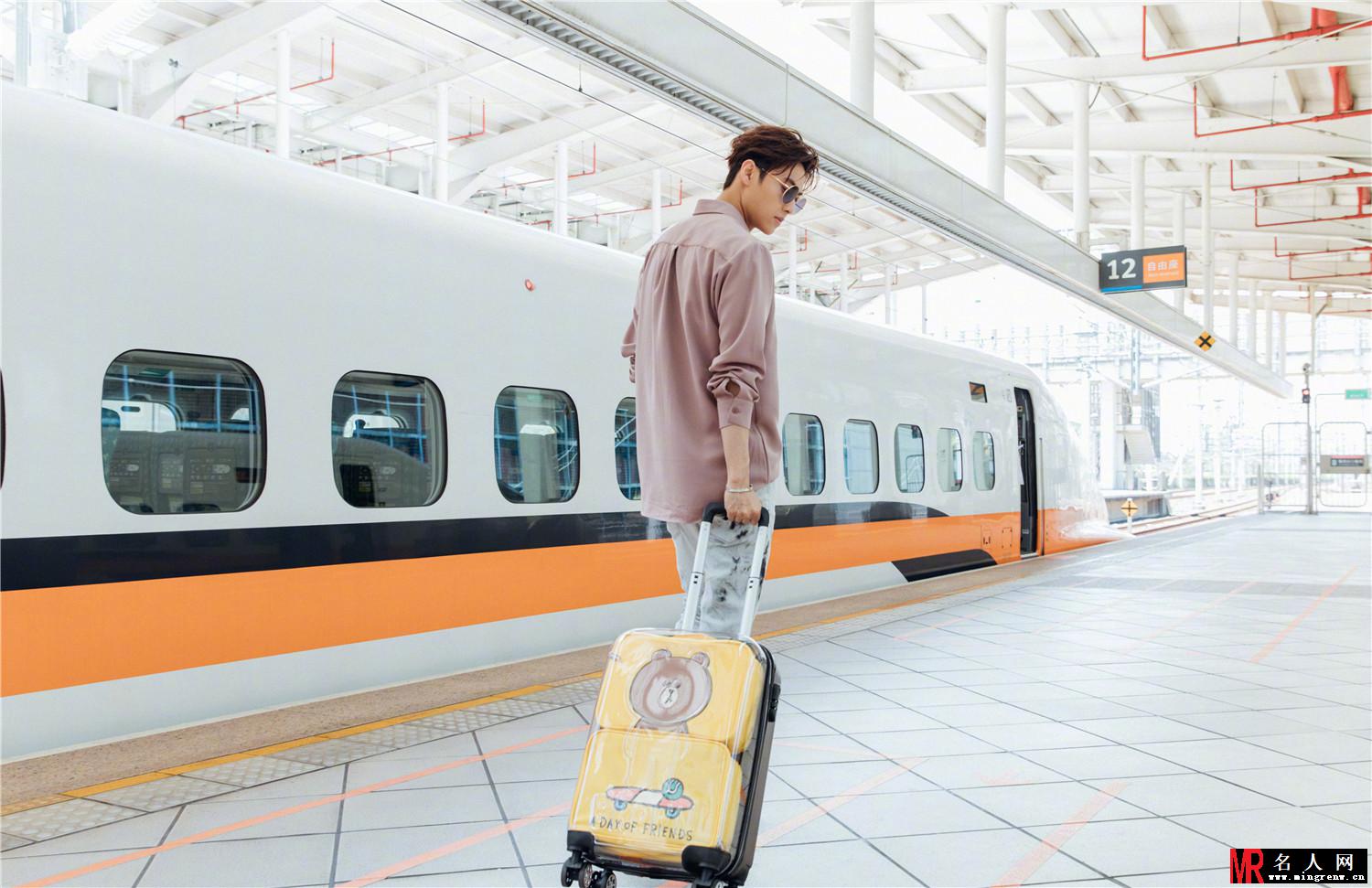 王子邱胜翊拍旅游主题写真(1)
