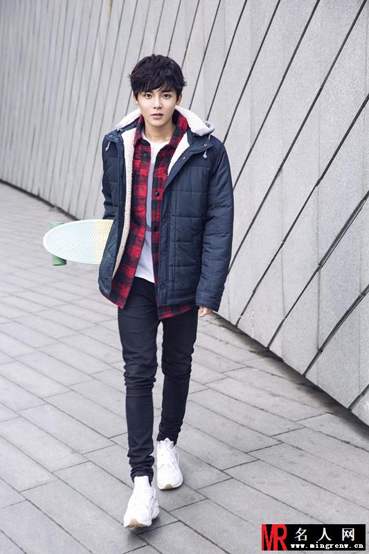 fresh极客少年团侯明昊写真 尽显阳光帅气(1)