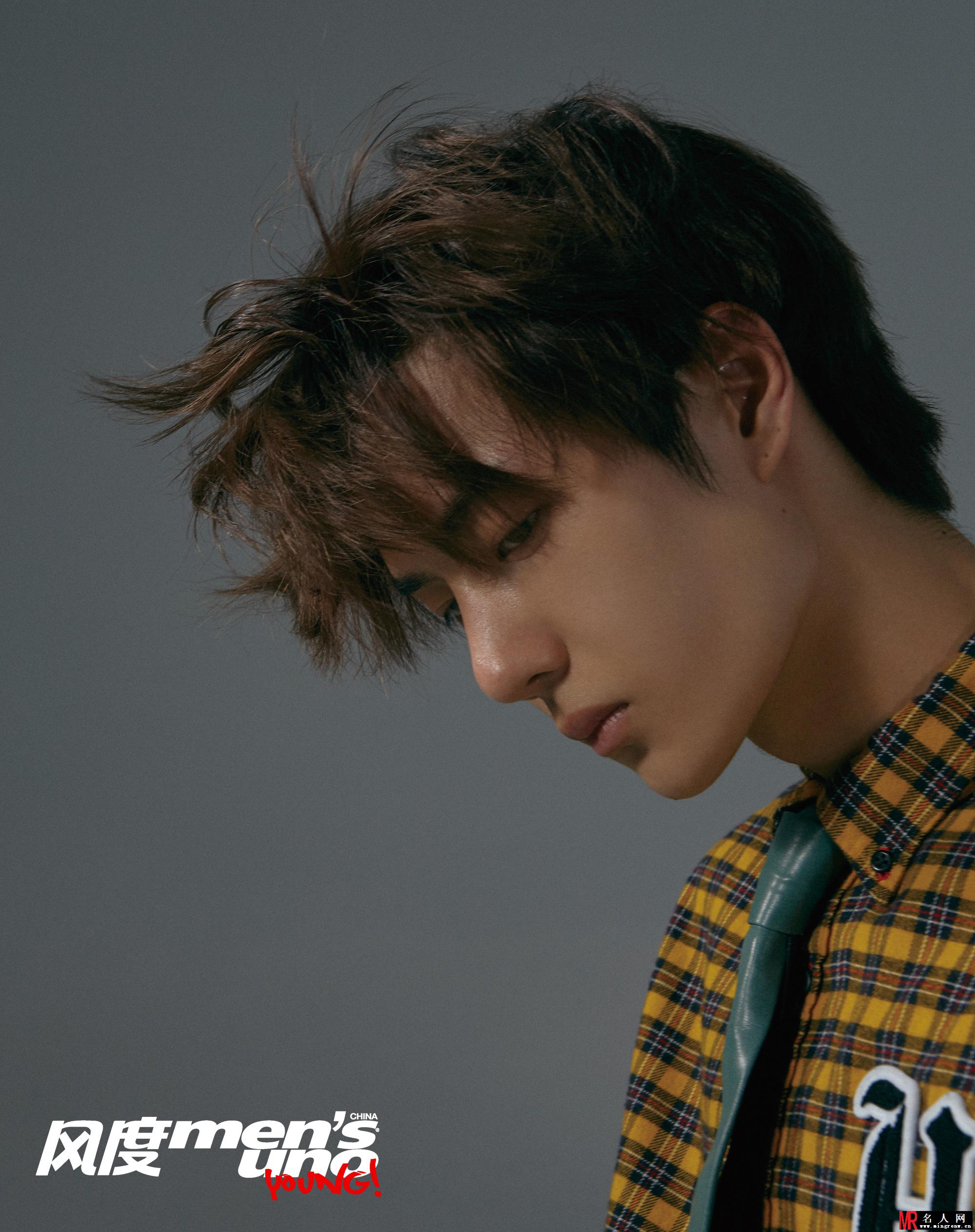 王一博登《风度men’s uno young》金九封面(1)