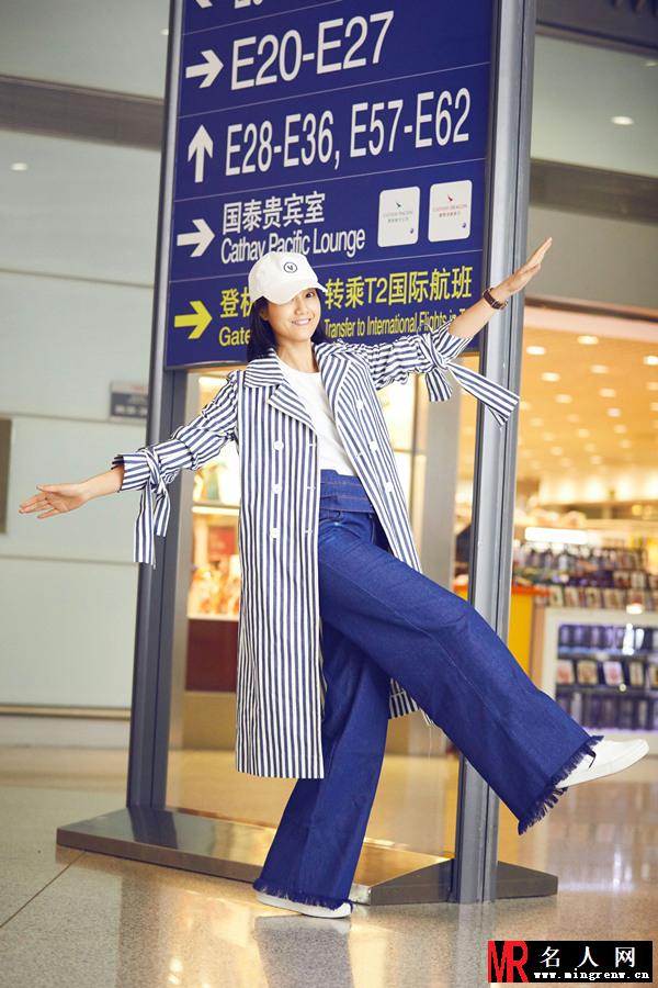 朱丹机场街拍写真 高腰牛仔秀长腿(1)