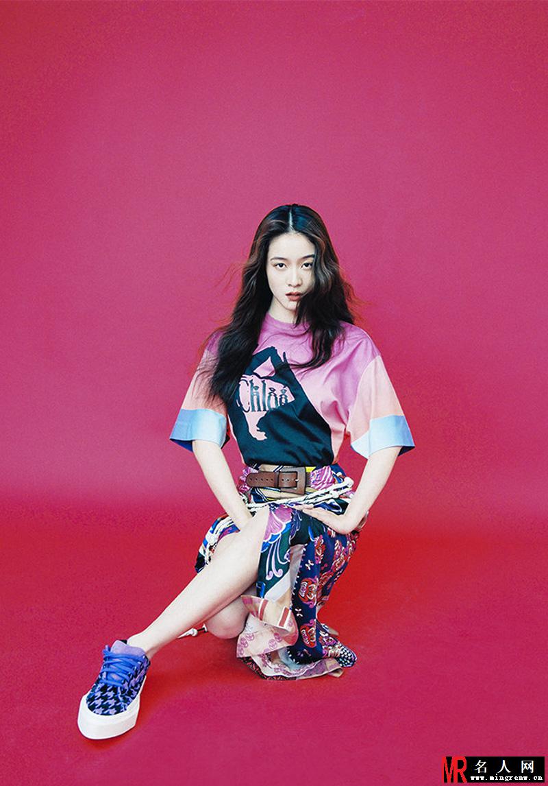 张雪迎复古时髦写真大片 尽显温婉甜美范儿(1)