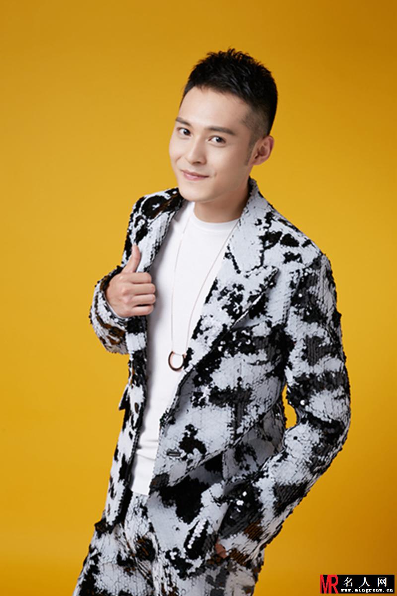 陈孟奇写真曝光 百变造型展现极致男人魅力(1)