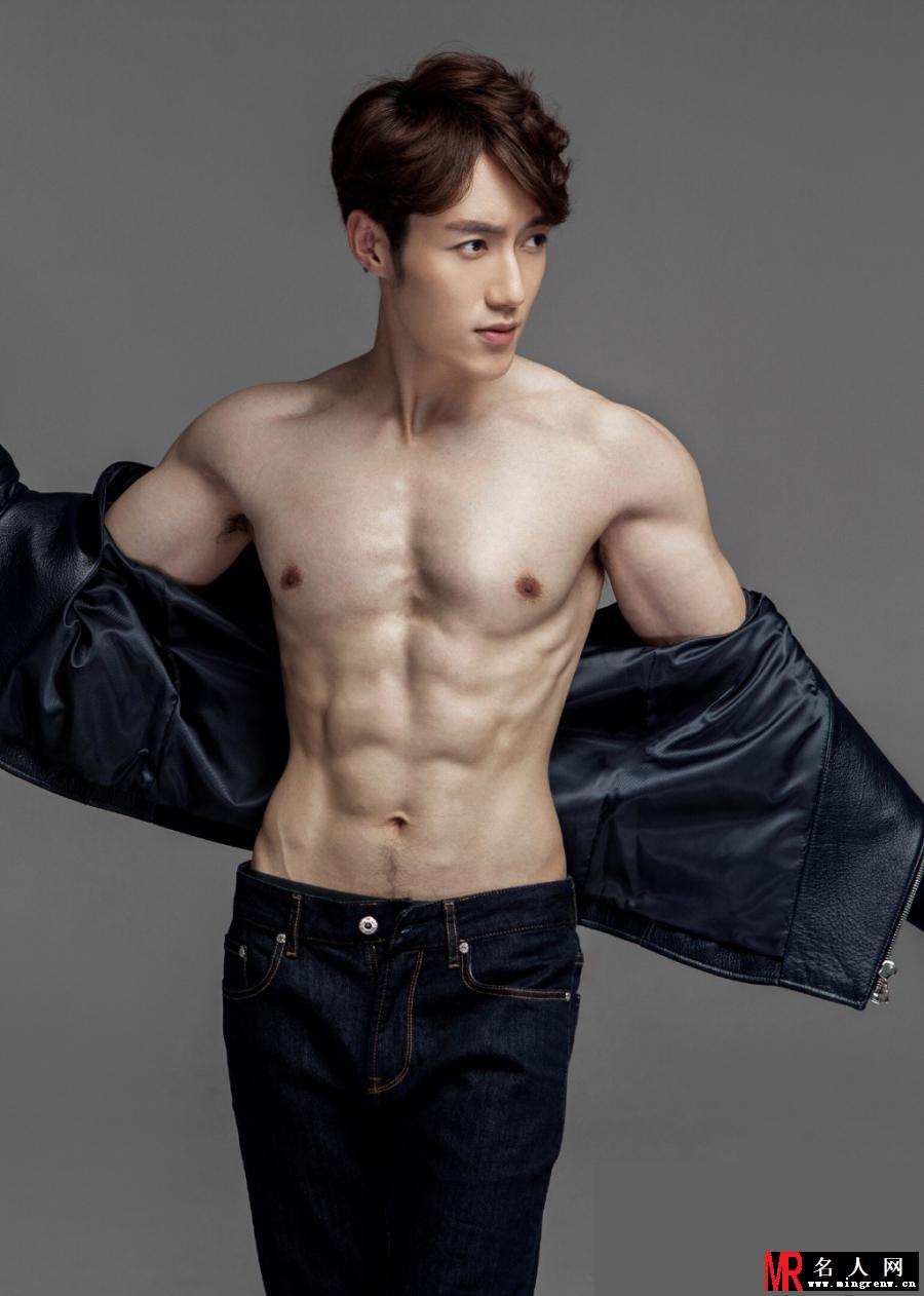 张鑫最新写真 大秀好身材玩转型男魅力(1)