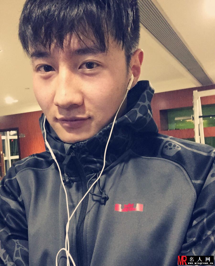 白百何疑似出轨男模张爱朋 身材高挑比陈羽凡帅(1)