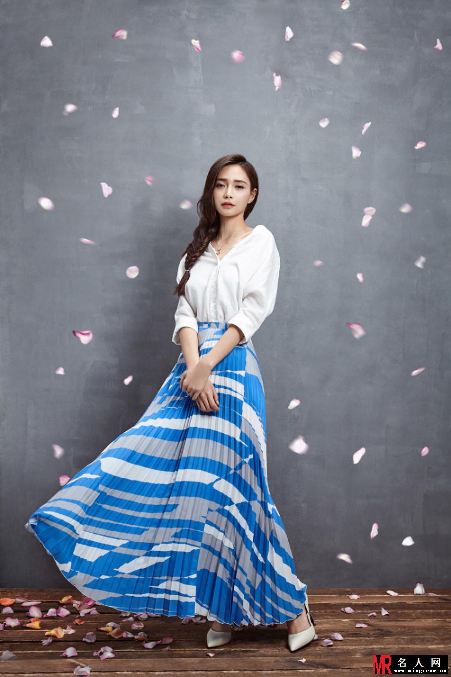 沈梦辰封面大片 沉静优雅女神范儿(1)