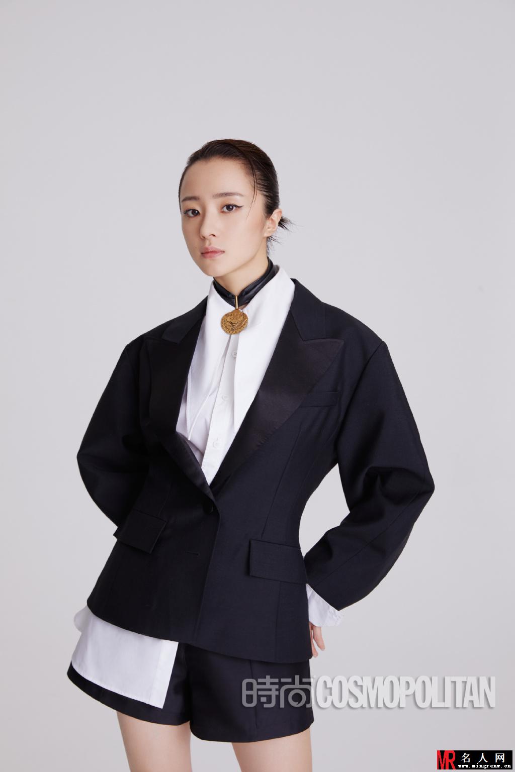 胡冰卿最新复古大片曝光 帅气女孩彰显极致摩登范(1)