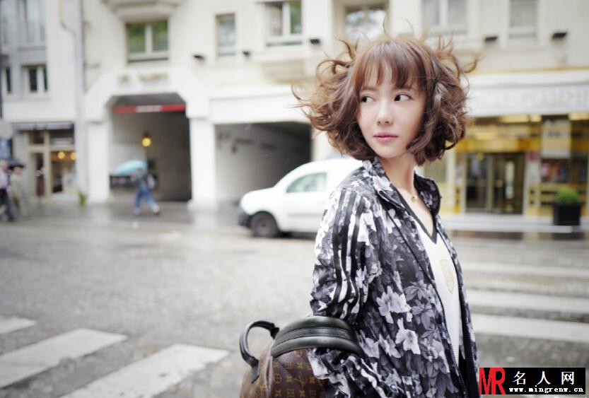 刘萌萌甜美生活照曝光（多图）(1)