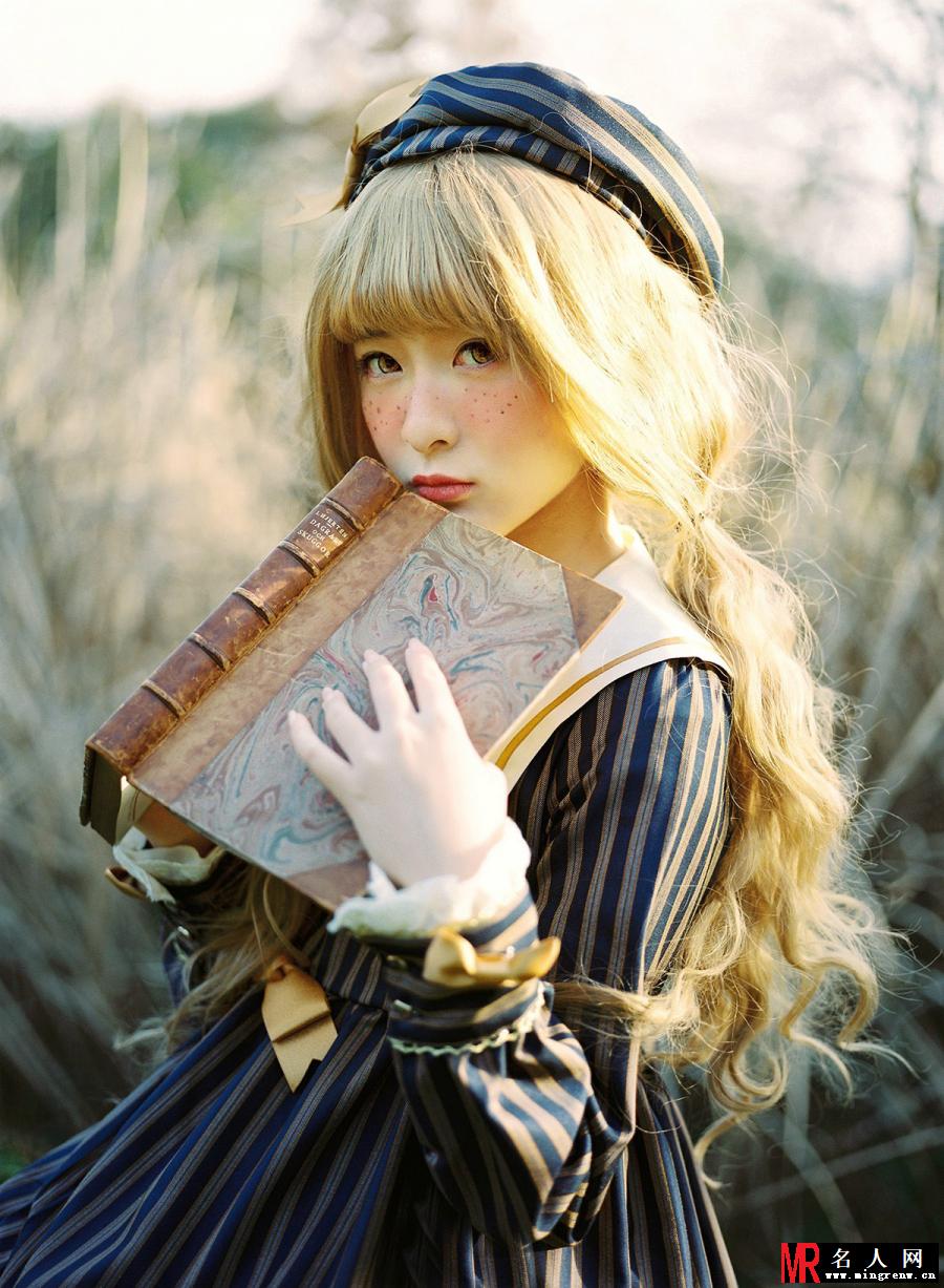 徐娇琥珀色少女写真 小雀斑超可爱(1)