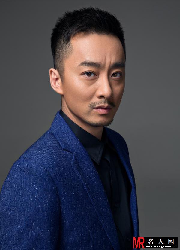 吴超西服写真尽显型男风范(1)
