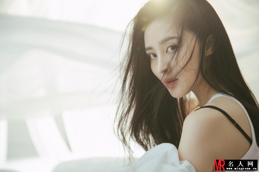 汤晶晶杂志写真 清新之中蕴含灵动(1)