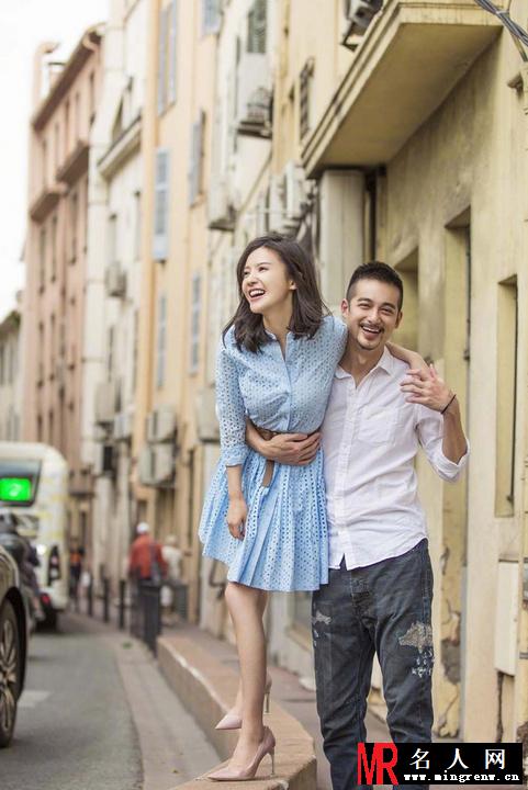 杨子姗吴中天生活照 牵手拥抱甜蜜无比(1)