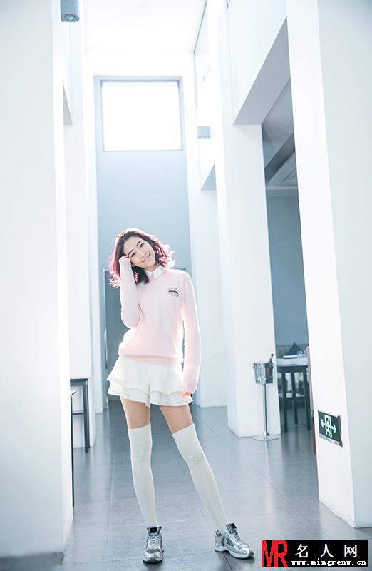 女主播温雅秀大长腿 完美驾驭校园风(1)