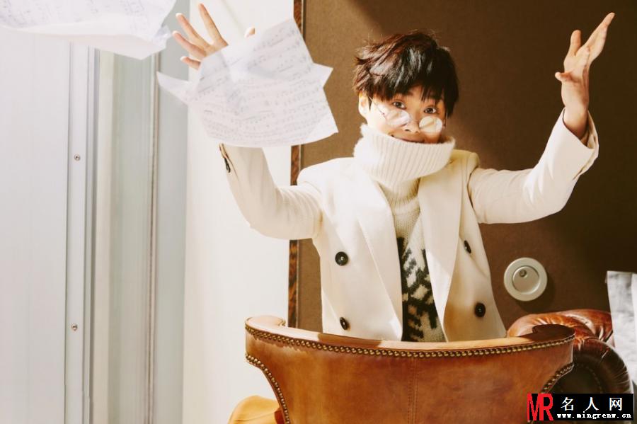 李宇春新年写真 表情逗趣狂卖萌(1)