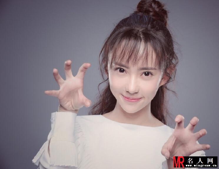 刘萌萌甜美生活照曝光（多图）(1)