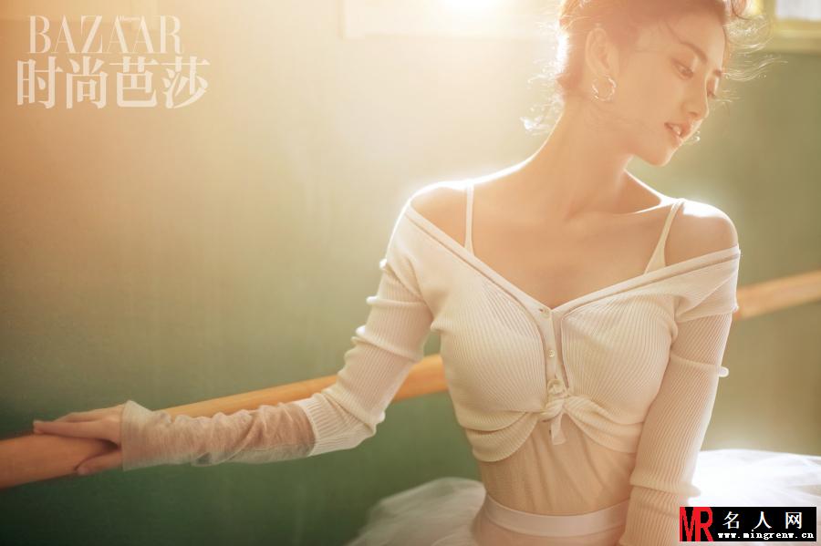 景甜登《时尚芭莎》封面 演绎芭蕾舞女(1)
